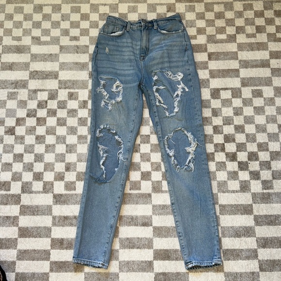 UO BDG Mom High Rise Distressed Jeans - Picture 2 of 4